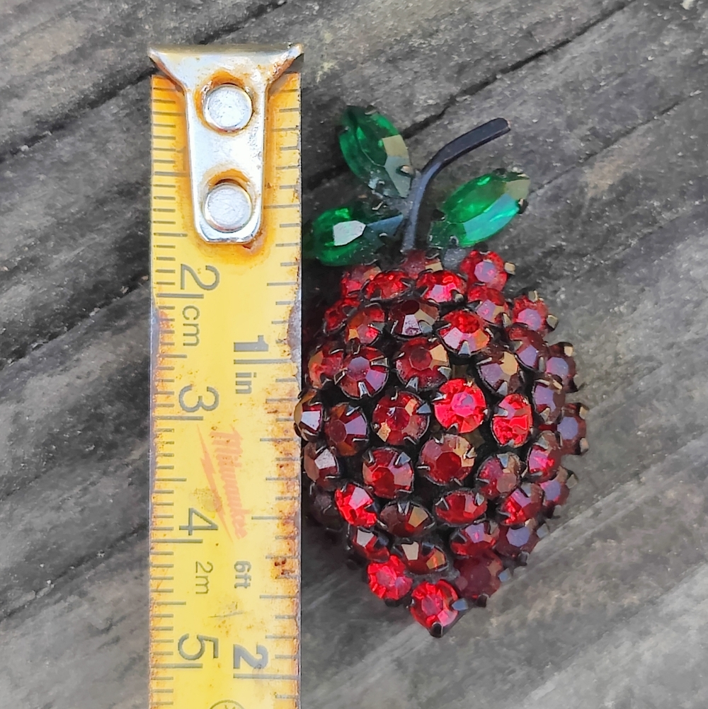 🍓 Vintage Joseph Warner Strawberry Brooch - Picture 7 of 7